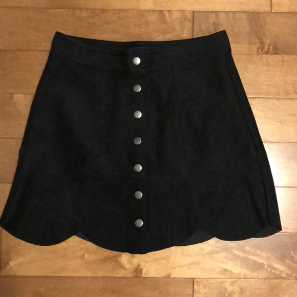 Black skirt - Picture 1 of 3